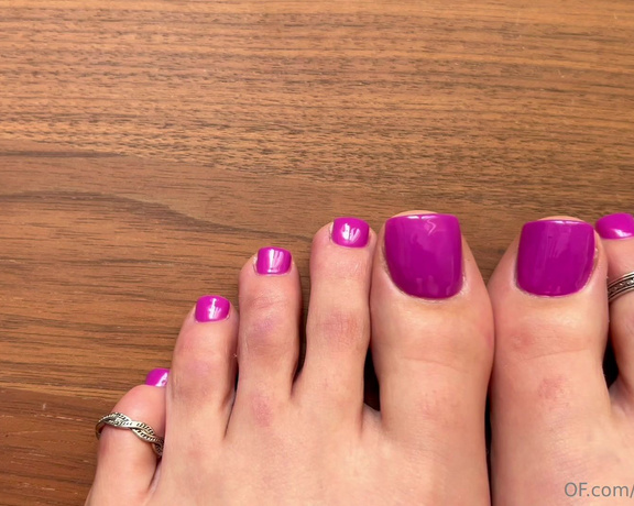 Maya Rose aka mayarose_xx Foot Fetish - 05-27-2024 OnlyFans Video - This is a special challenge for all the losers  can you cum within 2 mins