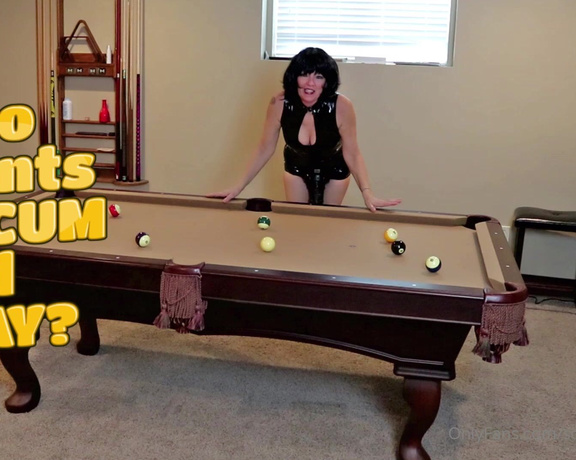 Soccer Mom Queen of Spades aka soccermmistress Fisting & Dildo - 02-16-2022 OnlyFans Video - Video