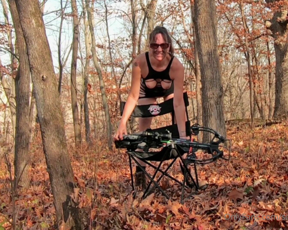 Soccer Mom Queen of Spades aka soccermmistress Fisting & Dildo - 12-12-2022 OnlyFans Video - 4K Video I switched to a different slutty outfit to finger my pussy in the woods