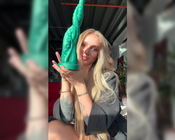 Thorri aka thorriandjax Fisting & Dildo - 10-22-2024 OnlyFans Video - First little video with my face in  I thought It would just be pictures with