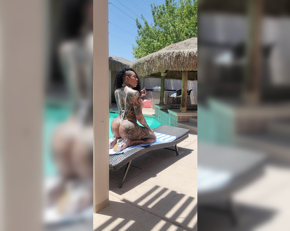 GoddiisBody aka goddiisbody Femdom - 08-05-2022 OnlyFans Video - Vegas Pool shoot