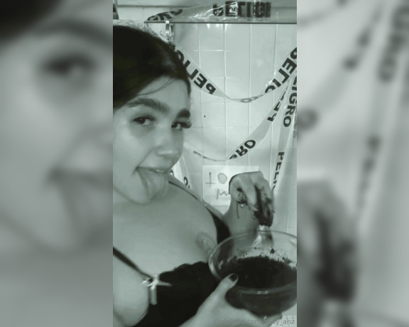 Babyanz aka baby_anz Findom - 10-24-2023 OnlyFans Video - BAÑADA EN SANGRE  Temporada del Terror detrás de cámaras pt