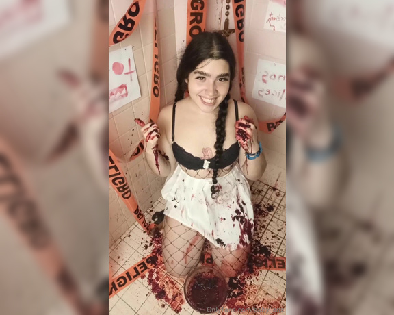 Babyanz aka baby_anz Findom - 10-24-2023 OnlyFans Video - BAÑADA EN SANGRE  Temporada del Terror detrás de cámaras pt