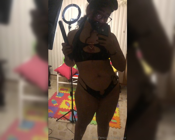 Babyanz aka baby_anz Findom - 11-18-2023 OnlyFans Video - Poli horny Detrás de camáras