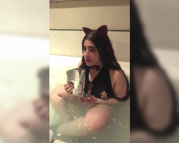 Babyanz aka baby_anz Findom - 01-23-2024 OnlyFans Video - Lechita y cereal para la gatita hot