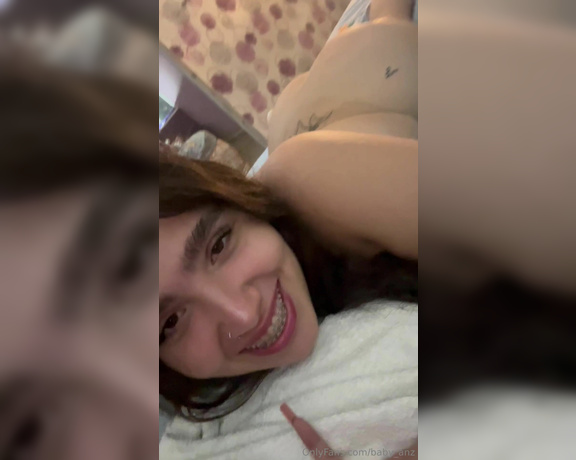 Babyanz aka baby_anz Findom - 08-05-2024 OnlyFans Video - Seduzco a trabajador  y lo convenzo al verme desnudita en la cama no se aguanta