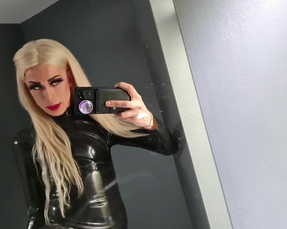 Miss Barbie Sins aka missbarbiesins Femdom - 03-01-2022 OnlyFans Video - Worship My latex foot