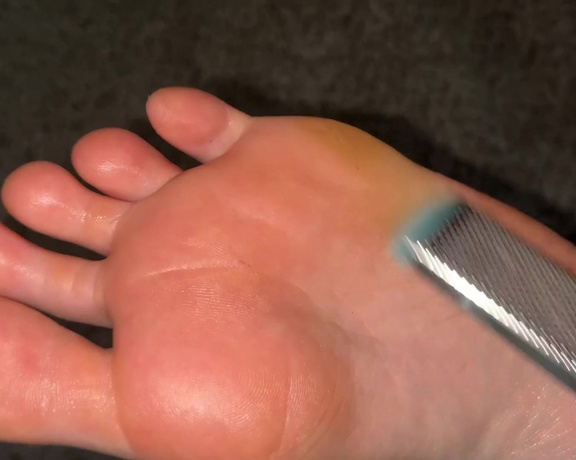 Ivy’s Feet aka footivy Foot Fetish - 06-23-2022 OnlyFans Video - When self_care makes you look good too