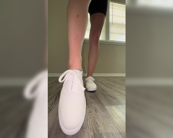 Ivy’s Feet aka footivy Foot Fetish - 07-13-2022 OnlyFans Video - Just wanted to show off my new shoes