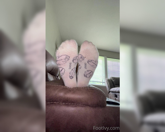 Ivy’s Feet aka footivy Foot Fetish - 07-14-2022 OnlyFans Video - Almost ready to ship