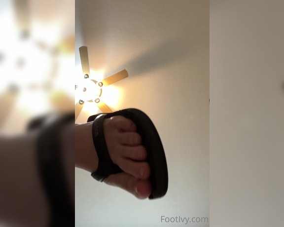 Ivy’s Feet aka footivy Foot Fetish - 07-21-2022 OnlyFans Video - Another angle   httpsonlyfans