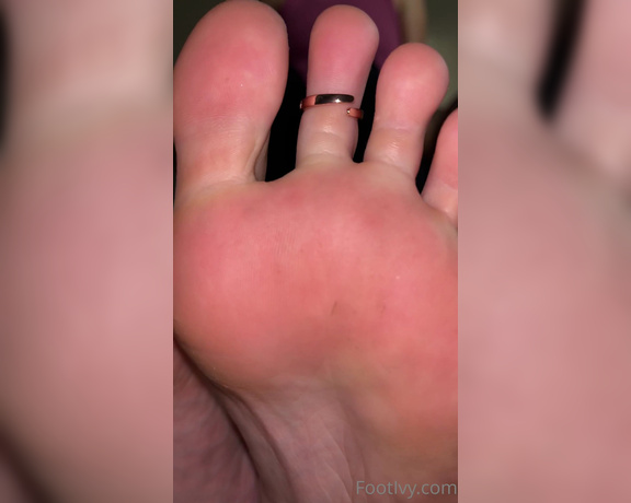 Ivy’s Feet aka footivy Foot Fetish - 08-16-2022 OnlyFans Video - Quick clip to spice up your Tuesday