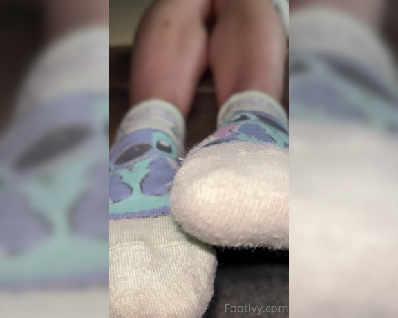 Ivy’s Feet aka footivy Foot Fetish - 07-21-2022 OnlyFans Video - Reclining my feet into your face