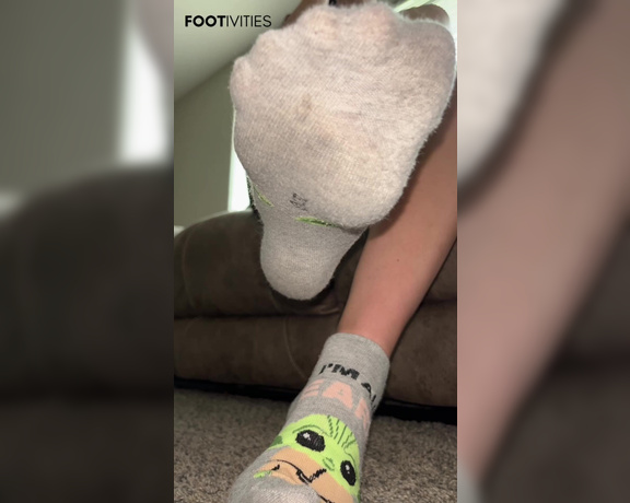 Ivy’s Feet aka footivy Foot Fetish - 09-11-2022 OnlyFans Video - Theyre smellier than they look  Working on a sock order yesterday morning