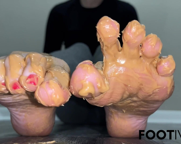 Ivy’s Feet aka footivy Foot Fetish - 12-10-2022 OnlyFans Video - Peanut Butter Toes _ just when you thought my feet couldnt get any sweeter