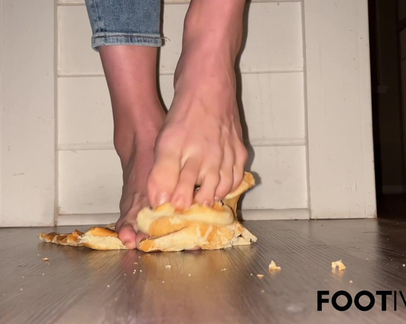 Ivy’s Feet aka footivy Foot Fetish - 10-28-2022 OnlyFans Video - Hot Dog Bun Smash soft crush with my bare feet Love the way these squish underneath