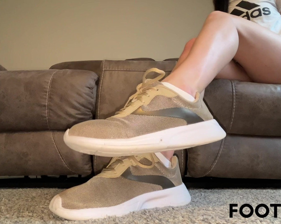 Ivy’s Feet aka footivy Foot Fetish - 01-24-2023 OnlyFans Video - Sneaker Ignore  Sock Strip Wearing shorts so you can enjoy my long legs crossing and