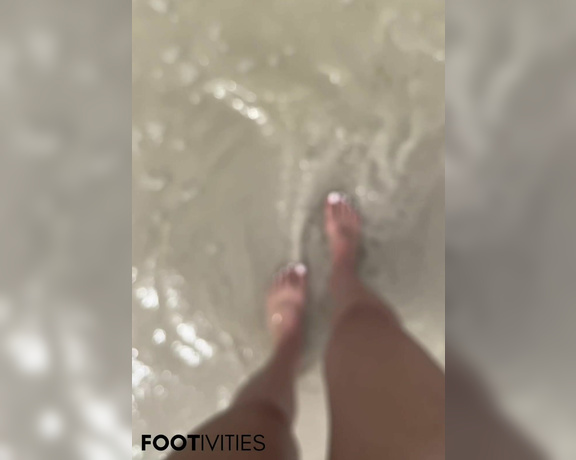 Ivy’s Feet aka footivy Foot Fetish - 07-04-2023 OnlyFans Video - Relaxing Beach ASMR Fall asleep to the sound of my feet in the ocean