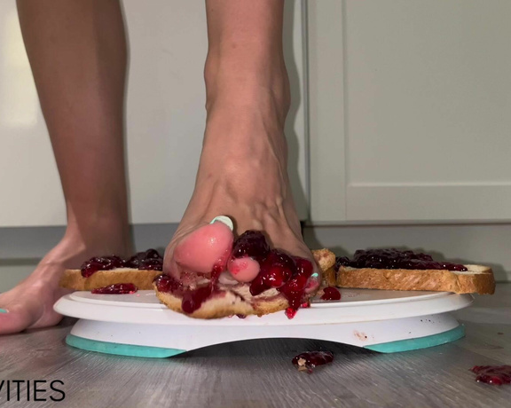 Ivy’s Feet aka footivy Foot Fetish - 09-13-2023 OnlyFans Video - Jelly Toes  would you clean them