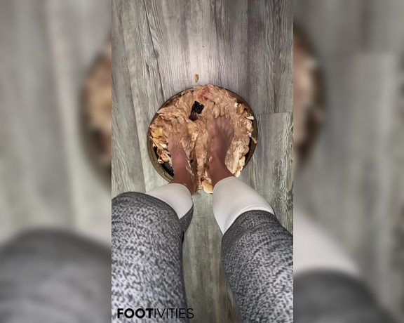 Ivy’s Feet aka footivy Foot Fetish - 11-05-2023 OnlyFans Video - Sundae Crush on a Sunday