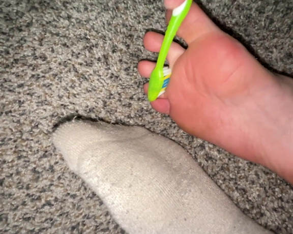 Ivy’s Feet aka footivy Foot Fetish - 04-11-2024 OnlyFans Video - Foot Humiliation ft Toothbrush  VOICE Throwback Thanks for letting me use your toothbrush