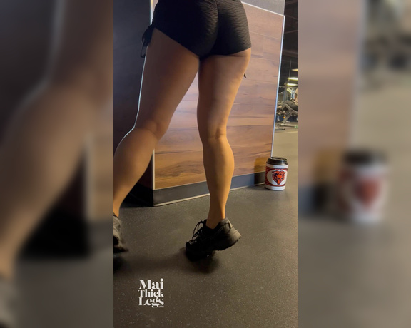 Mai Thick Legs aka maithicklegs Foot Fetish - 01-07-2023 OnlyFans Video - Flexing at the gym