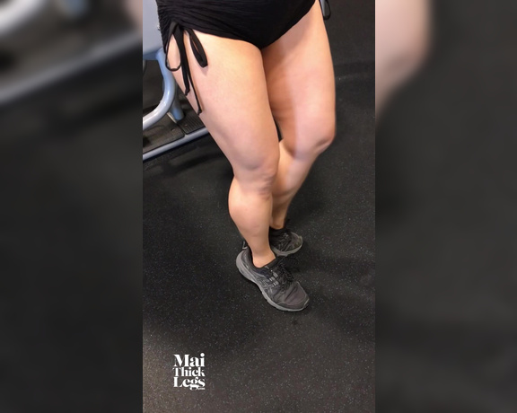 Mai Thick Legs aka maithicklegs Foot Fetish - 12-19-2022 OnlyFans Video - Flexing my calves