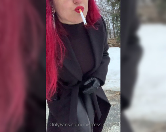 Mistress Red Devil aka mistressreddevil Femdom - 04-22-2022 OnlyFans Video - Uno spuntino nel bosco