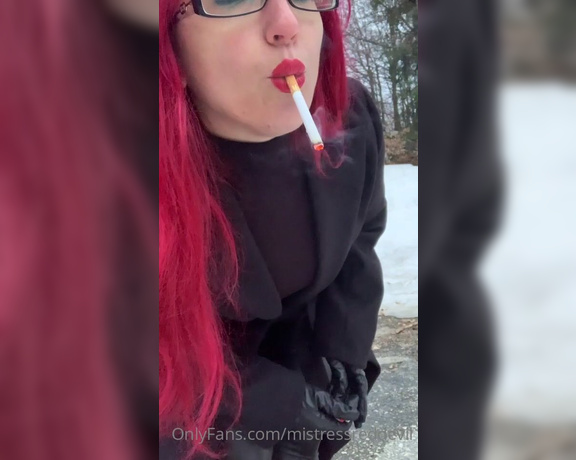 Mistress Red Devil aka mistressreddevil Femdom - 04-22-2022 OnlyFans Video - Uno spuntino nel bosco