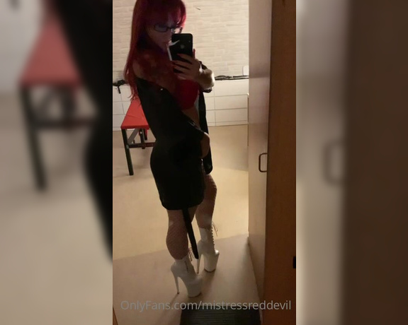 Mistress Red Devil aka mistressreddevil Femdom - 07-13-2022 OnlyFans Video - Questa canzone mi sta maciullando il cervello