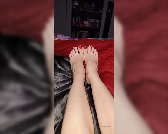 Messy Melanie aka messymelanie Foot Fetish - 12-01-2022 OnlyFans Video - Cum be lazy in bed with me_hir7