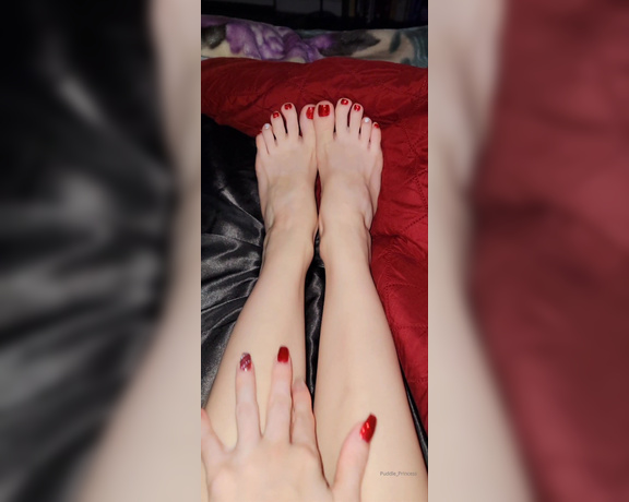 Messy Melanie aka messymelanie Foot Fetish - 12-01-2022 OnlyFans Video - Cum be lazy in bed with me_hir7