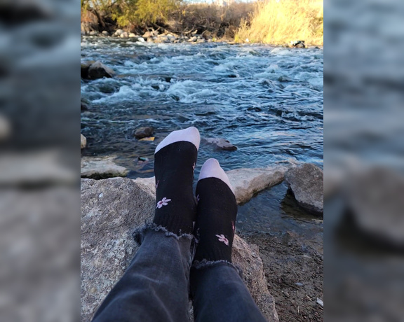 Messy Melanie aka messymelanie Foot Fetish - 02-02-2023 OnlyFans Video - Took A Little Hike Today