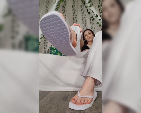 Messy Melanie aka messymelanie Foot Fetish - 03-15-2024 OnlyFans Video - Flip Flop Appreciation JOI Details Flip Flop Fetish, Shoe PlayDangling, Dirty Talk, Close_Ups, JOI, Cum Countdown