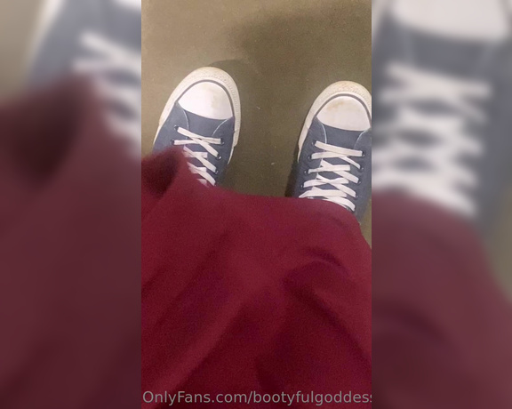 Bootyful Goddess aka bootyfulgoddess Findom - 05-25-2023 OnlyFans Video - Love converses with a dress