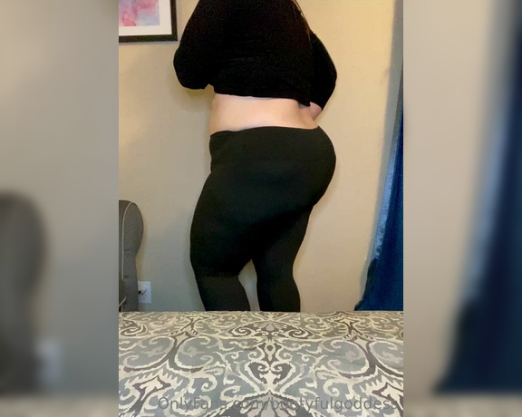 Bootyful Goddess aka bootyfulgoddess Findom - 05-10-2023 OnlyFans Video - Butt Smash