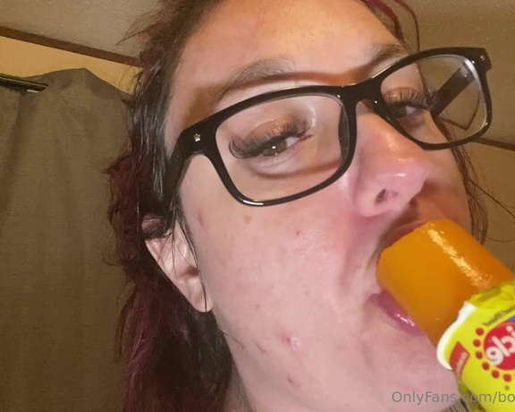 Bootyful Goddess aka bootyfulgoddess Findom - 07-06-2023 OnlyFans Video - Sucking a popsicle,