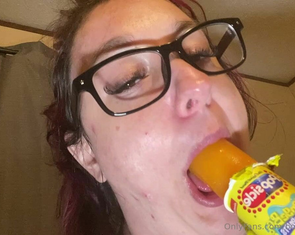 Bootyful Goddess aka bootyfulgoddess Findom - 07-06-2023 OnlyFans Video - Sucking a popsicle,