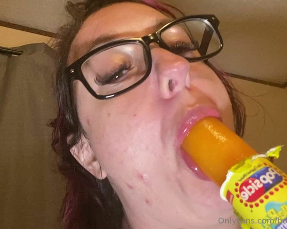 Bootyful Goddess aka bootyfulgoddess Findom - 07-06-2023 OnlyFans Video - Sucking a popsicle,