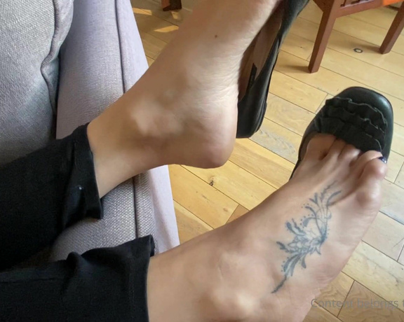 Feetwonders aka Feetwonders OnlyFans - Ballet pumps dangling