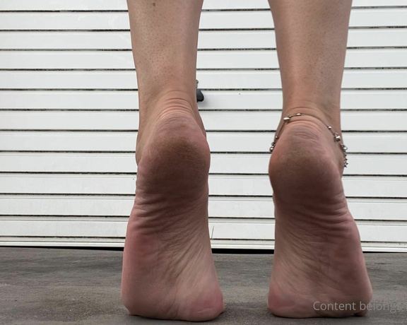 Feetwonders aka Feetwonders OnlyFans - Dusty soles