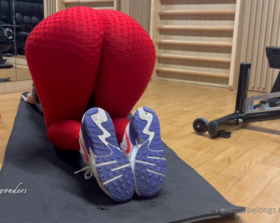 Feetwonders aka Feetwonders OnlyFans - Had this lovely little gym in my holiday rental recently, so made the most of it  my feet got