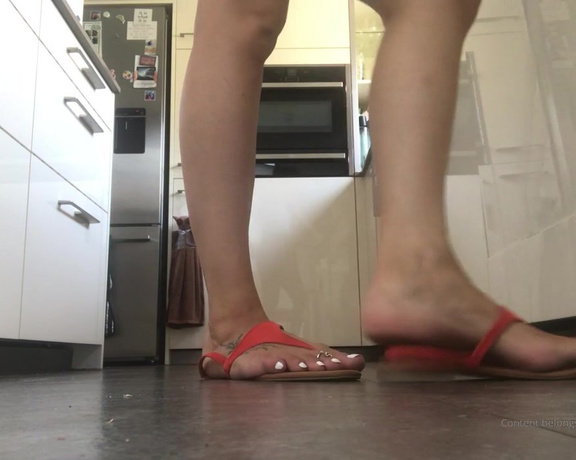 Feetwonders aka Feetwonders OnlyFans - Kitchen duties