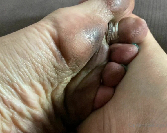 Feetwonders aka Feetwonders OnlyFans - Dirty soles close