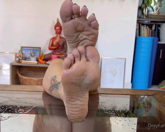 YelahiaG aka Yelahiag OnlyFans - Just my feet for you!