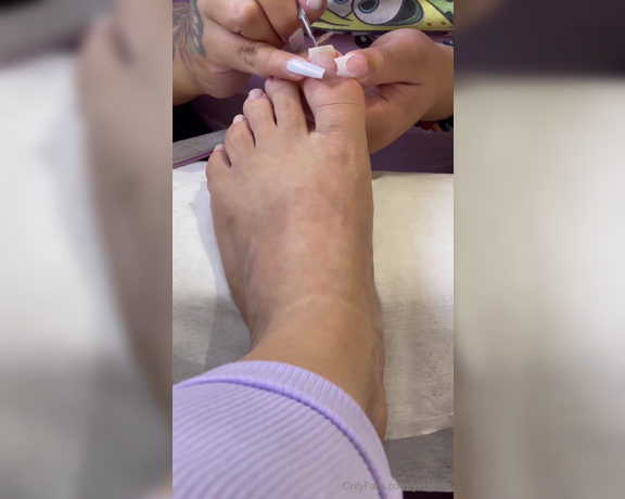 YelahiaG aka Yelahiag OnlyFans - I share with you guys my nails spa day! What think about the new pedicure and manicure Les comparto