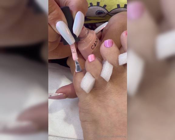 YelahiaG aka Yelahiag OnlyFans - I share with you guys my nails spa day! What think about the new pedicure and manicure Les comparto