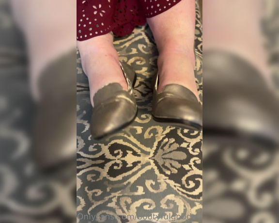 Bootyful Goddess aka bootyfulgoddess Findom - 08-11-2023 OnlyFans Video - Returning Subscriber which means clip time This is titled Smell my Shoes this is part one