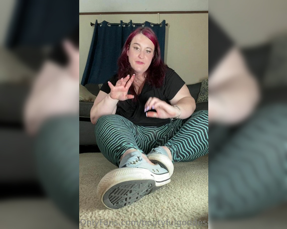 Bootyful Goddess aka bootyfulgoddess Findom - 08-17-2023 OnlyFans Video - New Subscription so new video Stinky Shoes After a Long Day Watch as I strip off