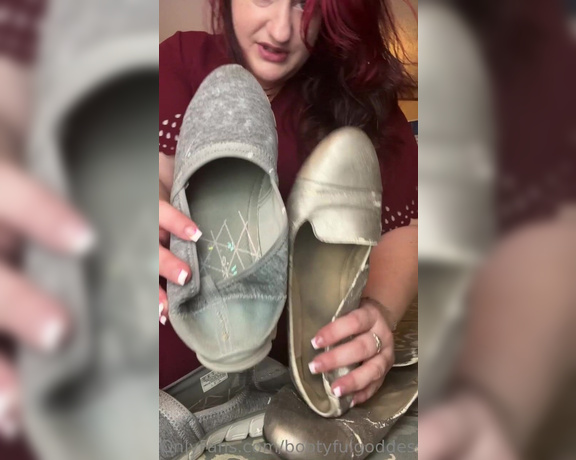 Bootyful Goddess aka bootyfulgoddess Findom - 08-17-2023 OnlyFans Video - Someone extended their subscription for another 3 months So new video for you Stinky Shoes Watch